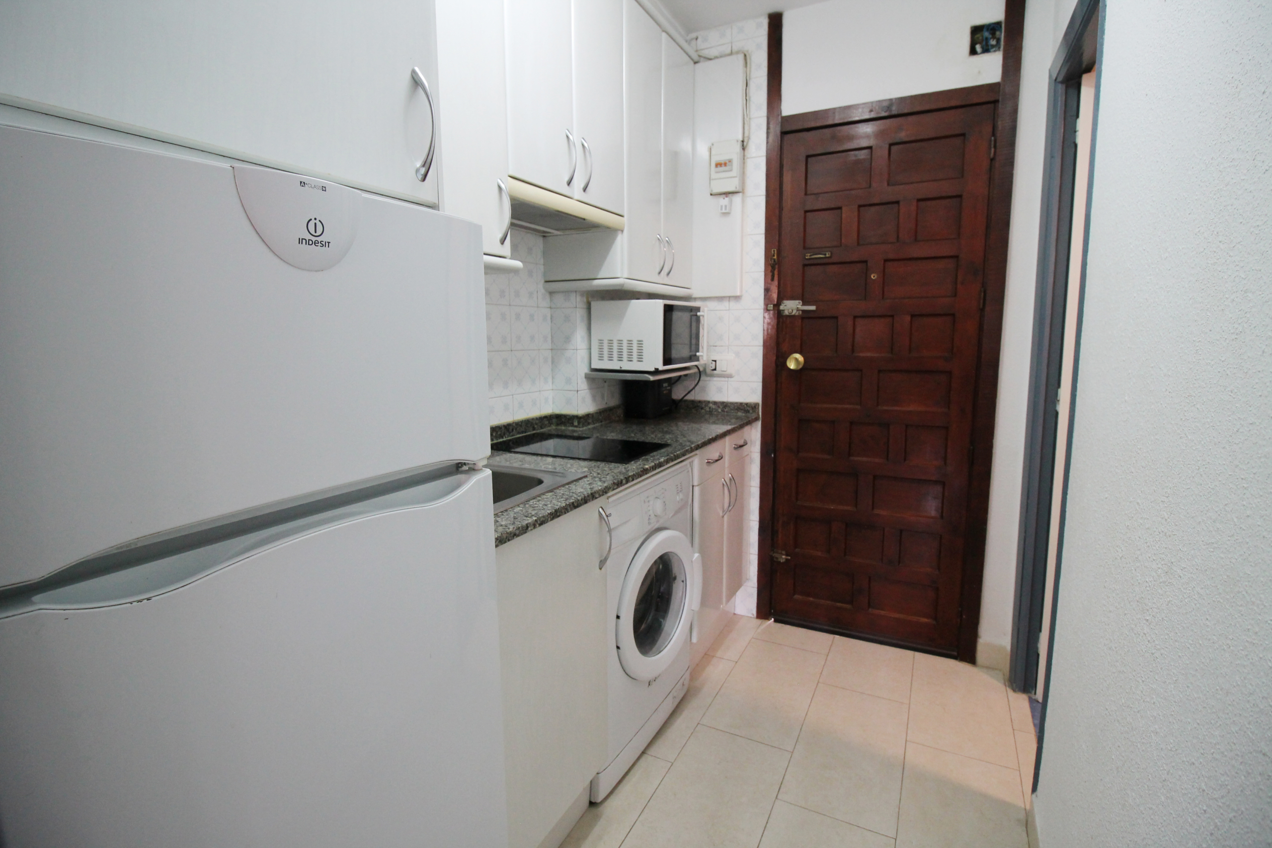 07 Apartamento de 1 dormitorio en levante, a 1 minuto de la playa, ideal como inversión