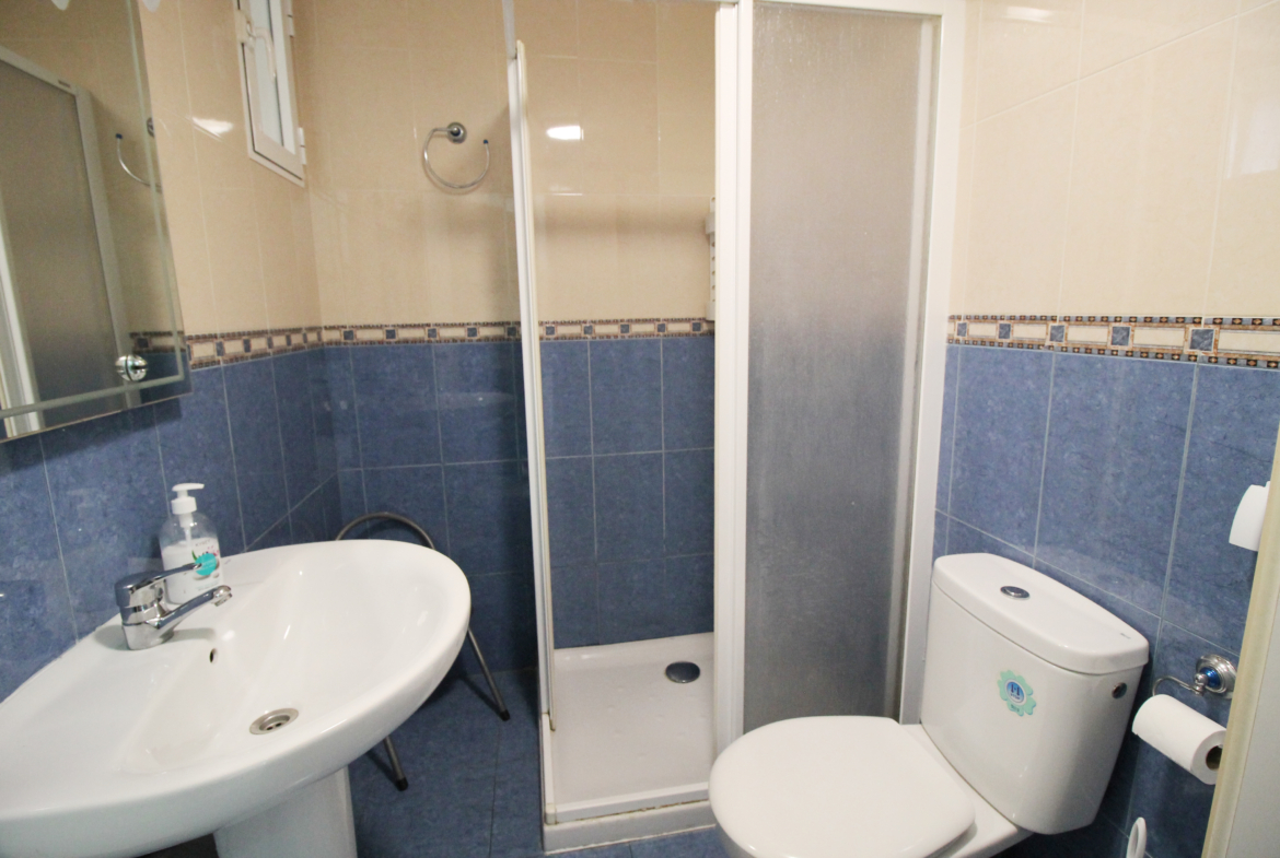 Apartamento de 1 dormitorio en levante, a 1 minuto de la playa, ideal como inversión
