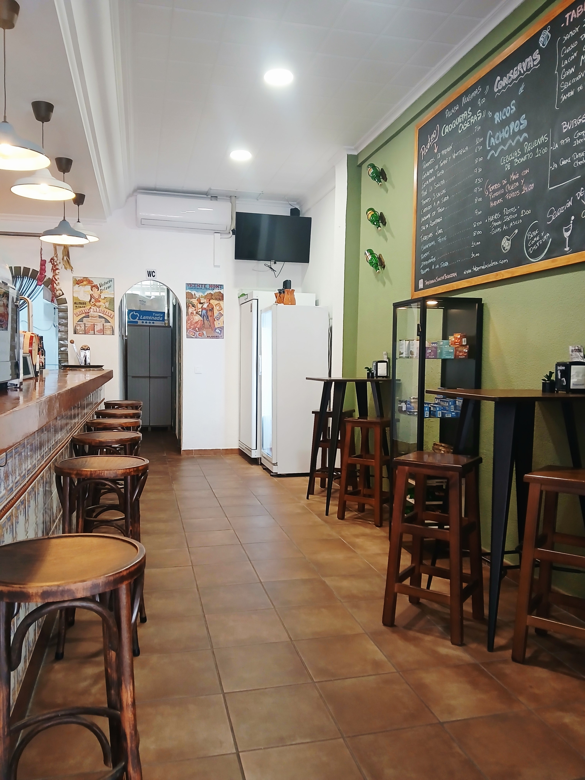 20260120_115501 Bar/Restaurante – Totalmente reformada y equipada, Benidorm