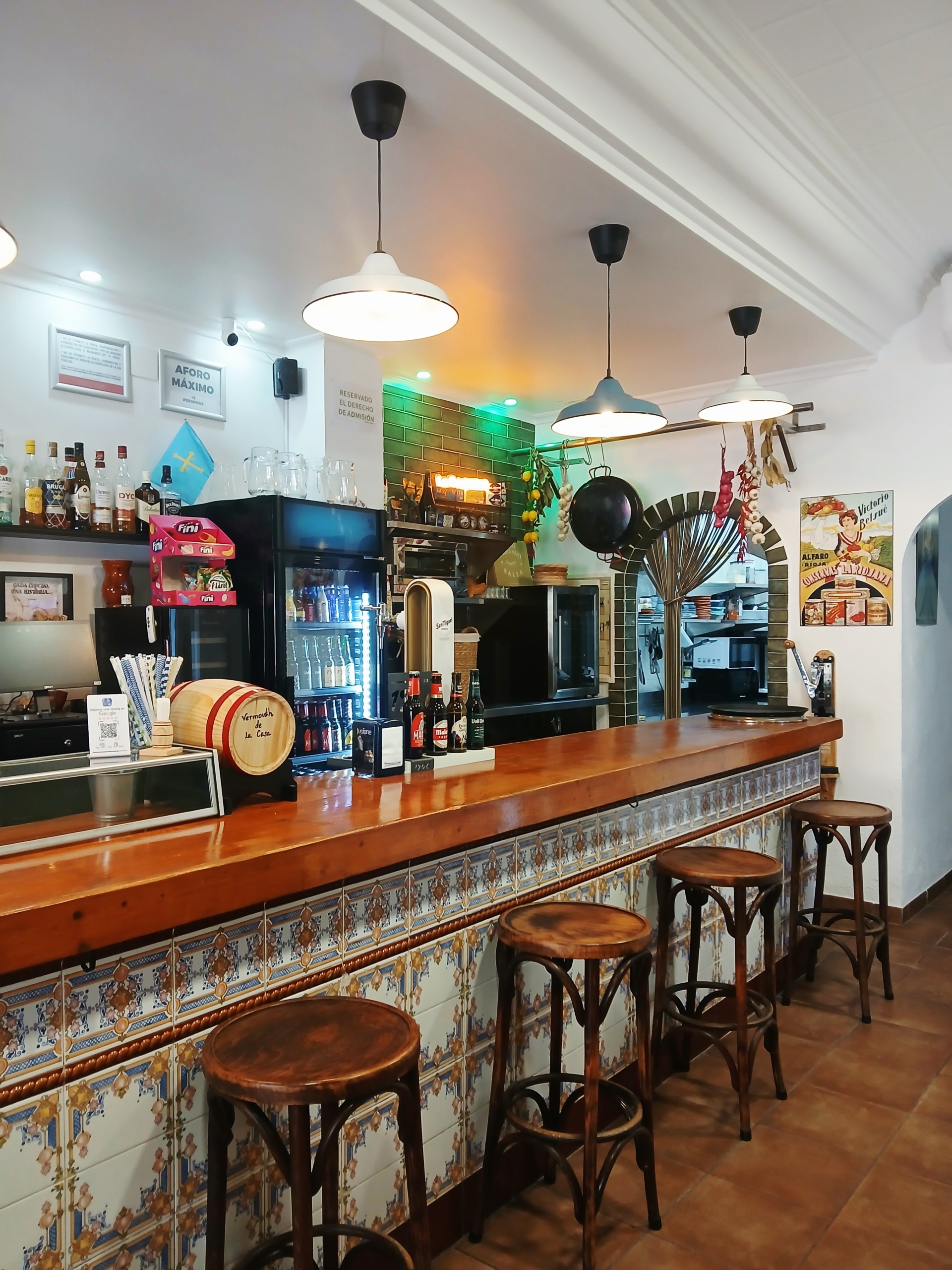 20260120_115524 Bar/Restaurante – Totalmente reformada y equipada, Benidorm