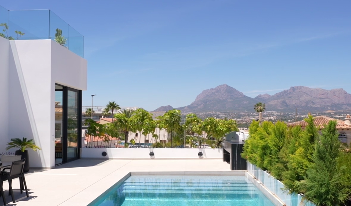 Villa Vega, Una joya arquitectónica en El Albir