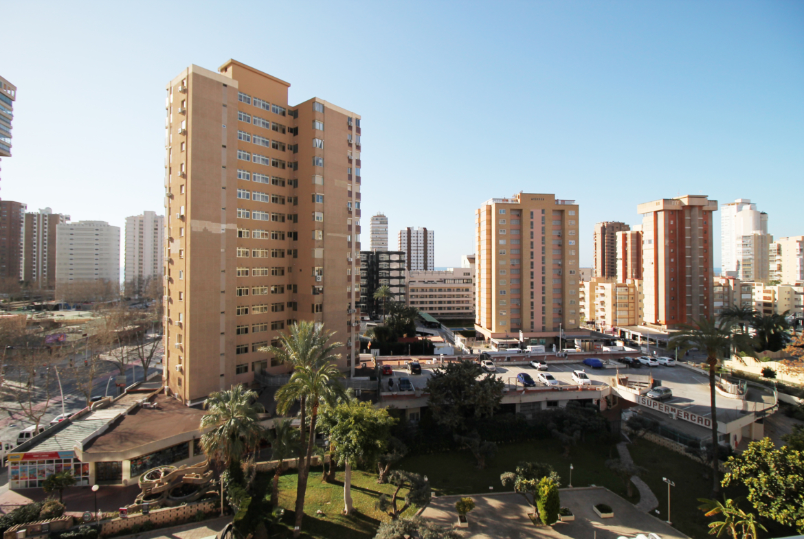 Bonito apartamento en el edificio Cervantes, playa de Levante
