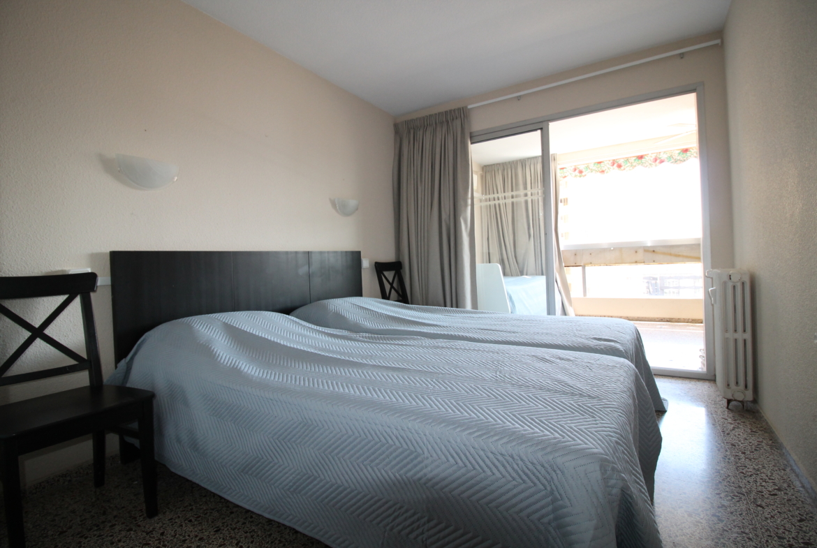 Bonito apartamento en el edificio Cervantes, playa de Levante
