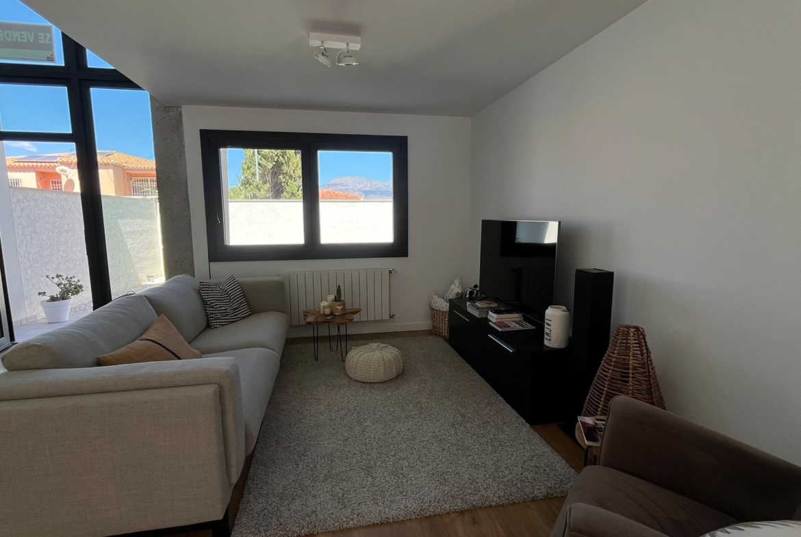 Chalet de obra nueva con vistas al mar y montaña, El Albir
