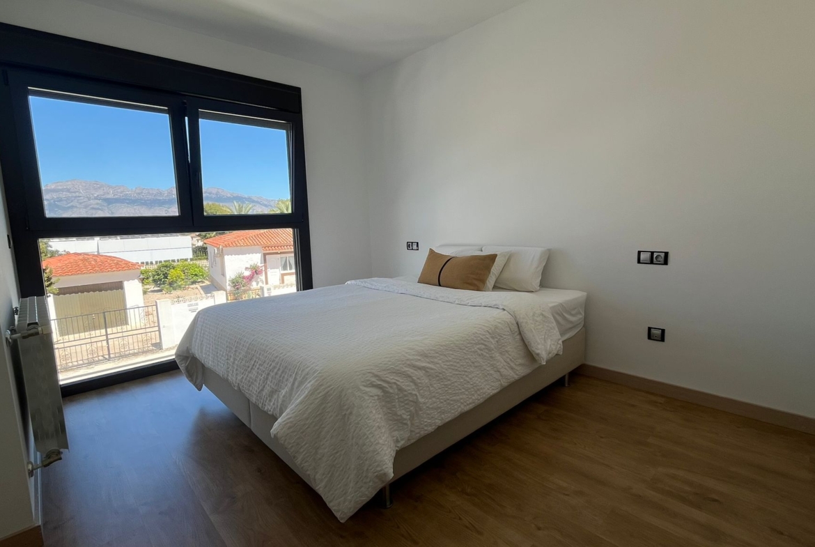 Chalet de obra nueva con vistas al mar y montaña, El Albir