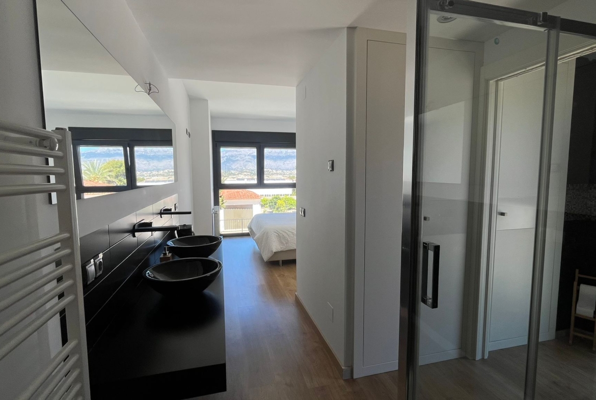 Chalet de obra nueva con vistas al mar y montaña, El Albir