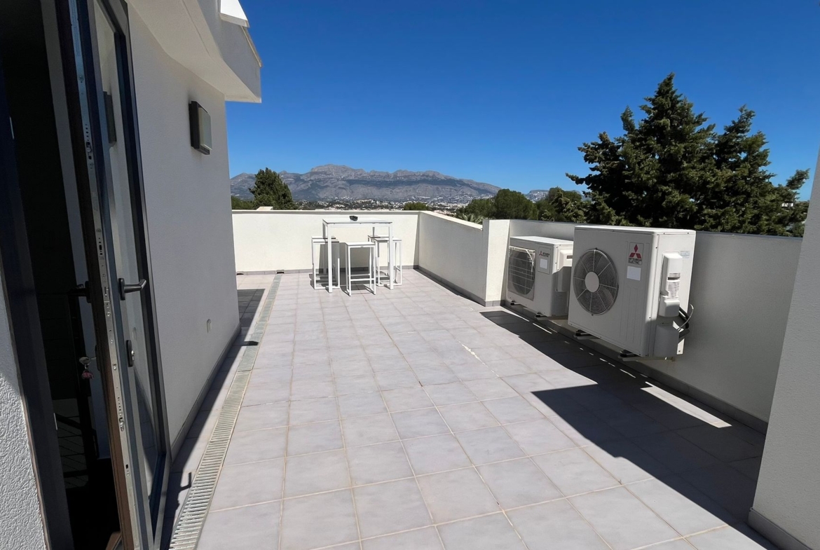 Chalet de obra nueva con vistas al mar y montaña, El Albir