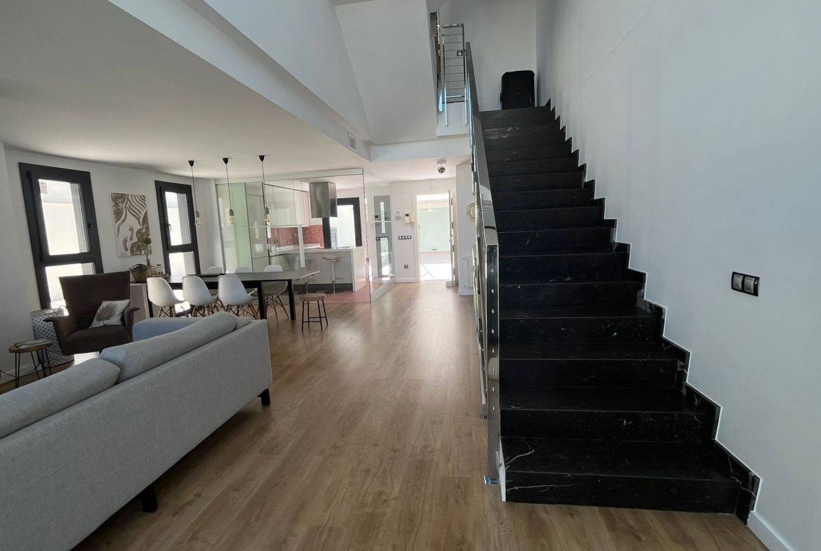 Chalet de obra nueva con vistas al mar y montaña, El Albir
