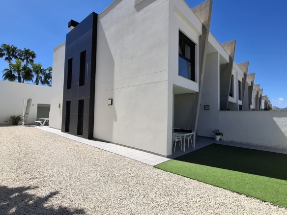 Chalet de obra nueva con vistas al mar y montaña, El Albir