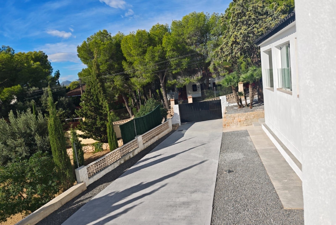 Chalet con encanto mediterráneo con piscina y vistas al mar, Altea la Vella