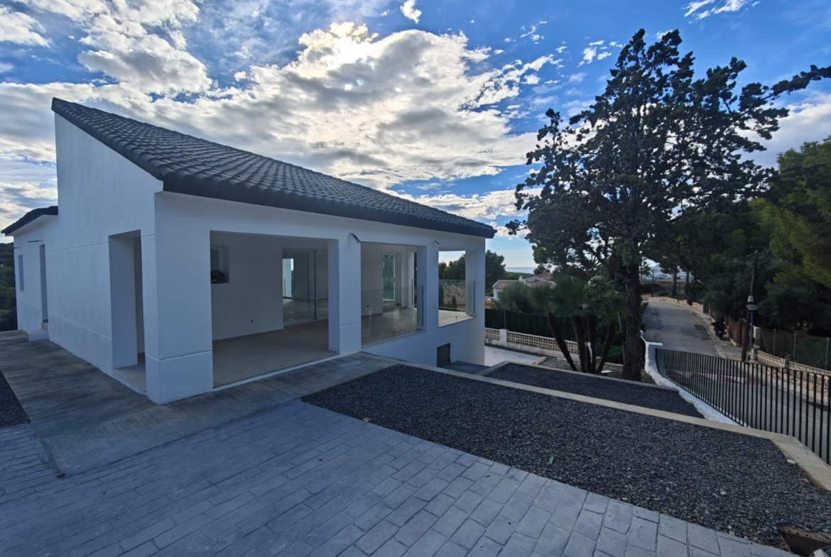 Chalet con encanto mediterráneo con piscina y vistas al mar, Altea la Vella